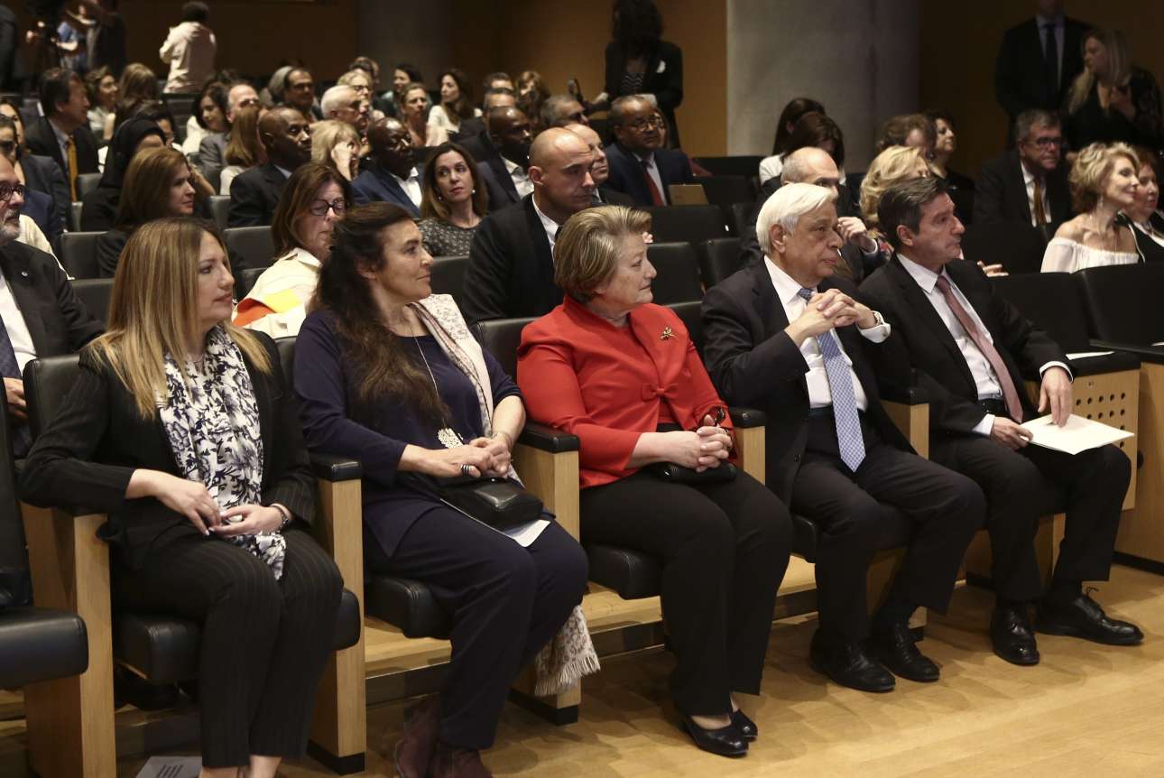 Από αριστερά η κυρία Γεννηματά και δίπλα της η κυρία Κονιόρδου (ΤΖΑΜΑΡΟΣ ΠΑΝΑΓΙΩΤΗΣ / InTimeNews)