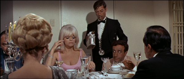 MV5BYWY0MzlmZDgtZmFkNi00ZTk5LWFmMzQtYzBkYzlhZjUwYjFlXkEyXkFqcGdeQXVyNTgyODI5OTA@._V1_