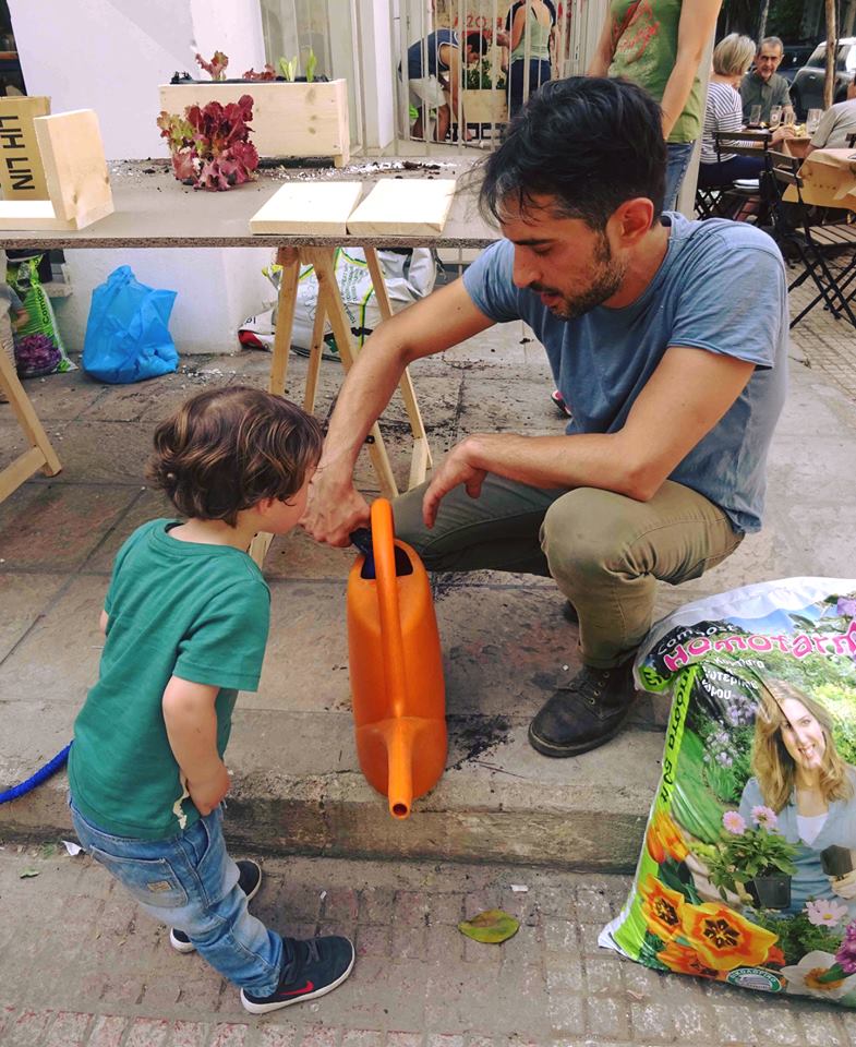 31484319_702275703297866_6187197666049392640_n