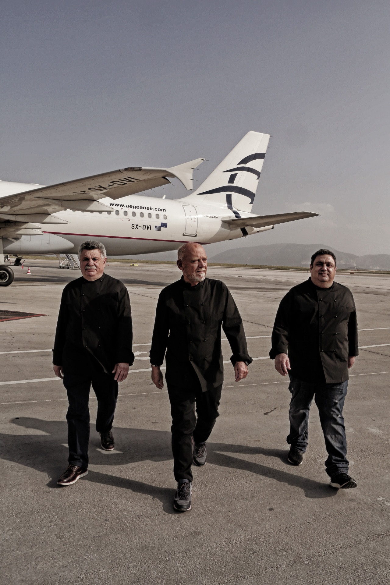 Chefs and aircraft_photo by Mara Desipris