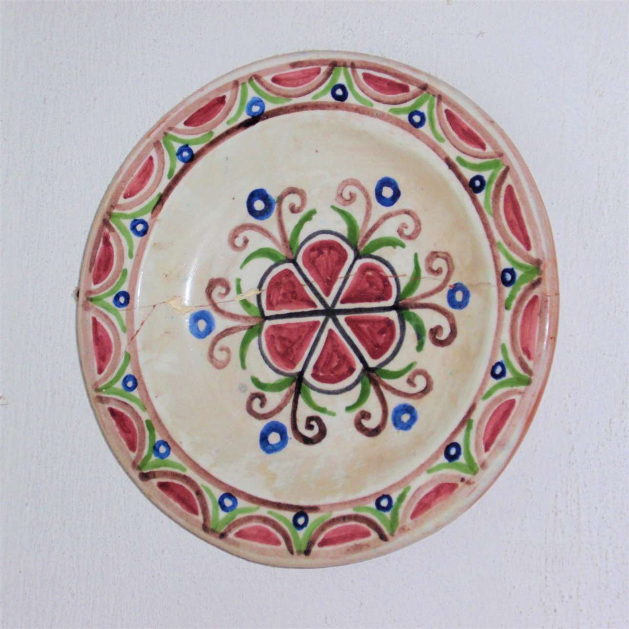 Διακοσμητικό πιάτο με φυτικά μοτίβα (1960-1980)