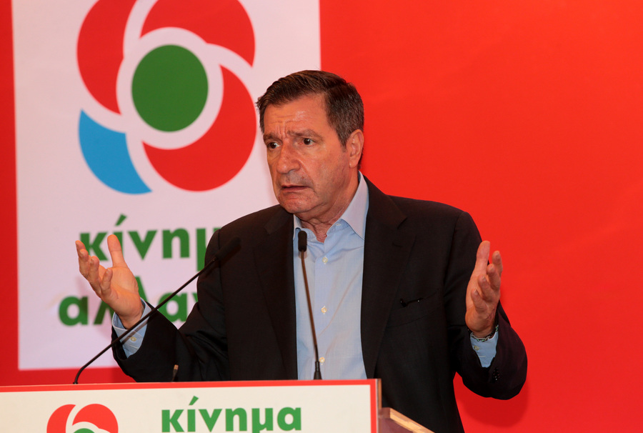 Ο Γιώργος Καμίνης μιλά στη συνεδρίαση (φωτό: ΑΠΕ-ΜΠΕ)