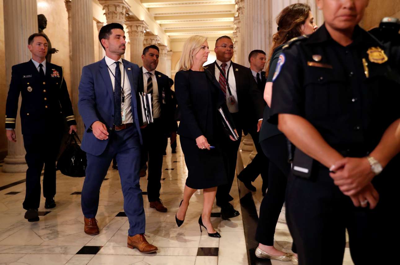 2018-06-19T233550Z_500643904_RC12623AFE00_RTRMADP_3_USA-IMMIGRATION