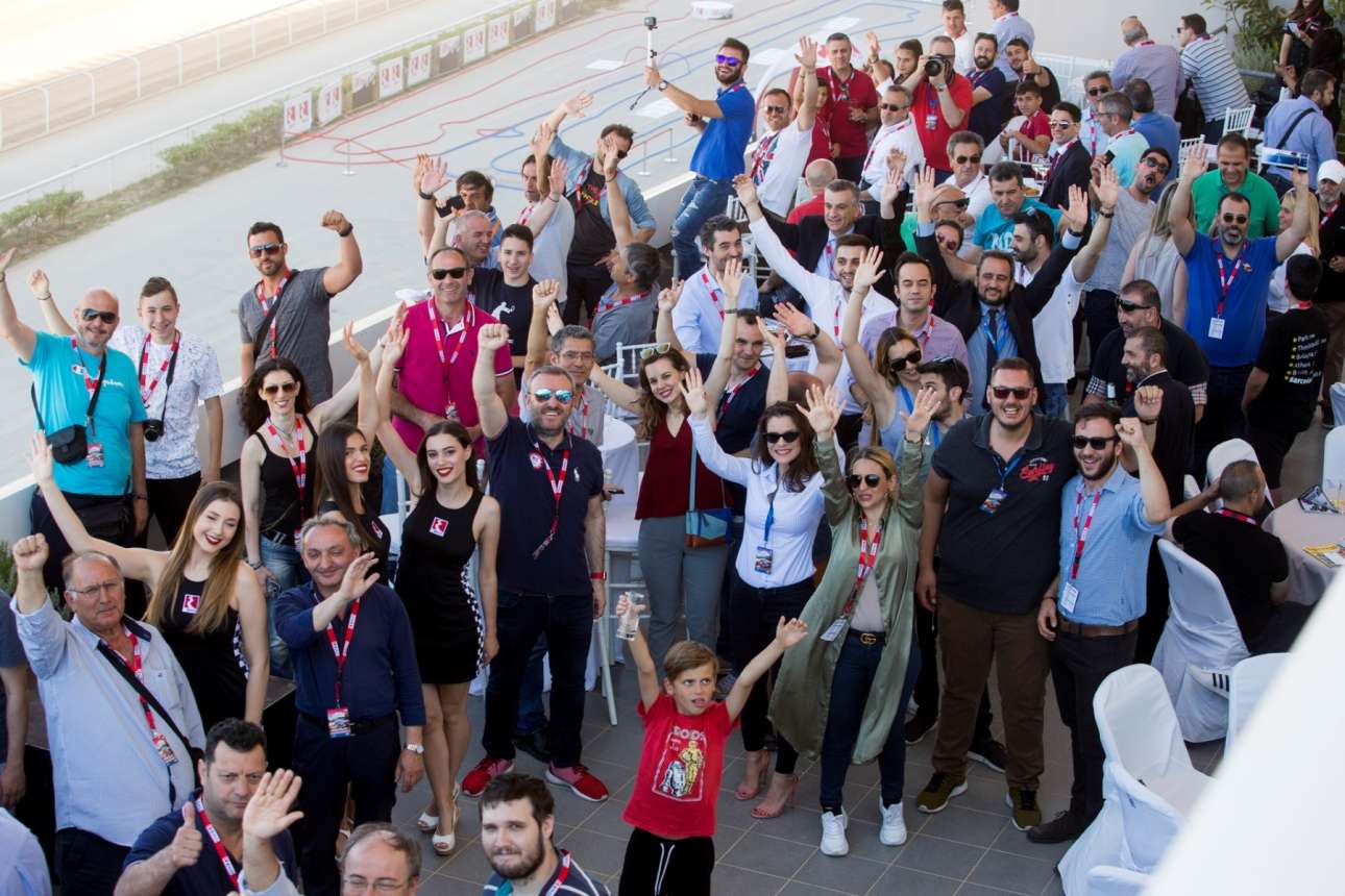 Συνεργάτες και Πρατηριούχοι της ΕΚΟ απολαμβάνουν από τις κερκίδες την Υπερειδική