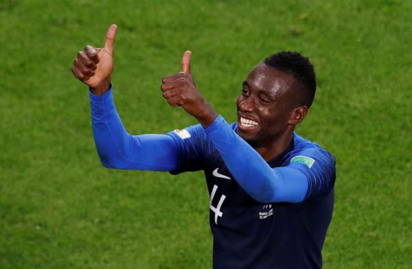 2018-06-21T170251Z_1869386769_RC116EF46290_RTRMADP_3_SOCCER-WORLDCUP-FRA-PER