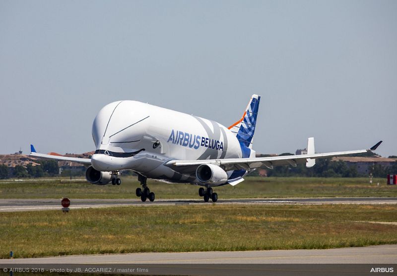 BelugaXL-First-Flight-Landing-005