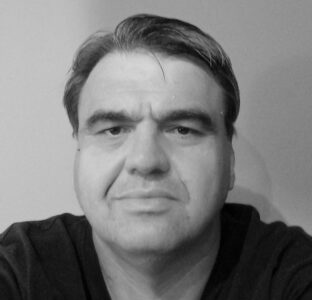 Νίκος Λιολιόπουλος